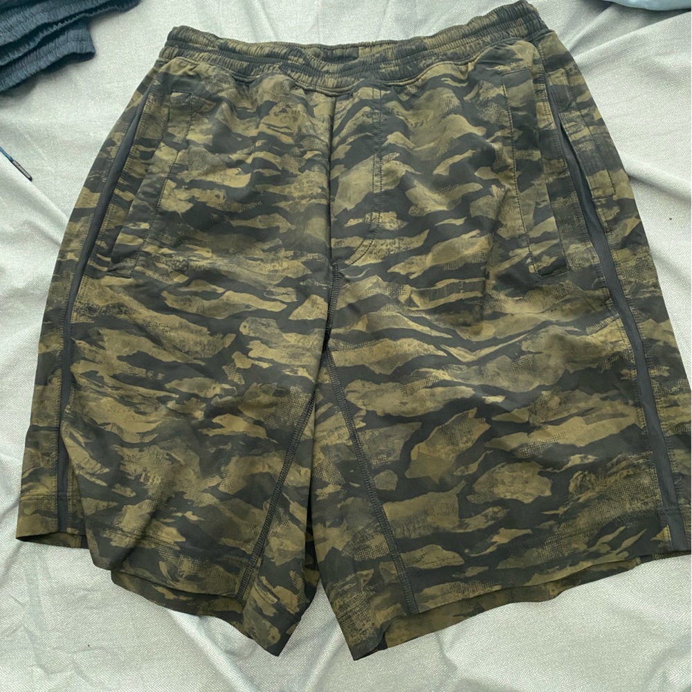 Men lululemon shorts